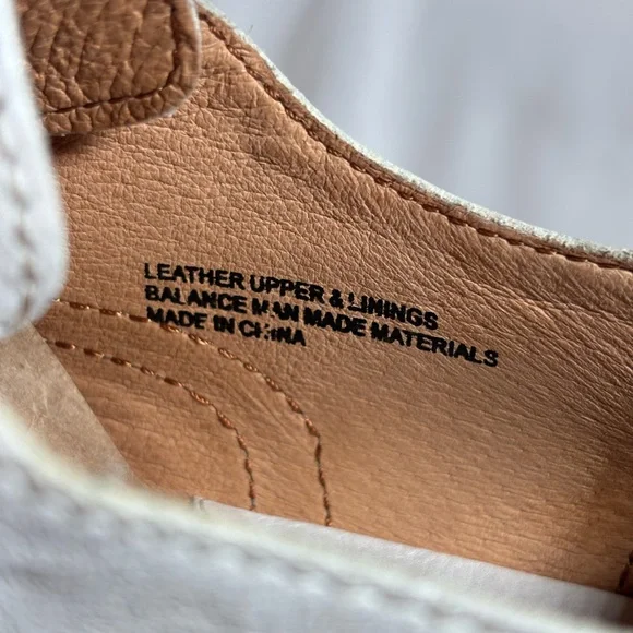 Born Elegant Two-Tone Leather Oxford Shoes - Picture 8 of 9